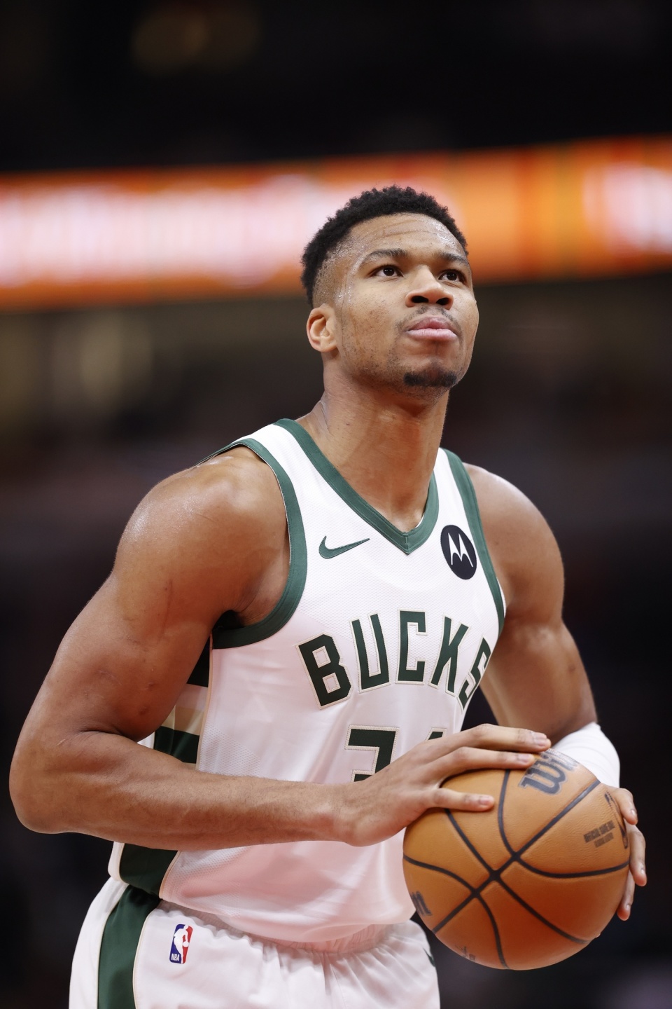 篮球篮网密集赛程导致体能下降