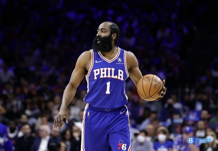 针尖对麦芒！维尼修斯比出＂15-0＂ 马竞球迷竖中