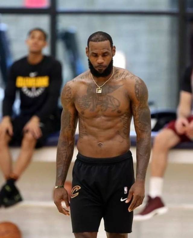 119-96！火箭6人上双碾压湖人，得分王不是杜兰特，詹姆斯正负值惨成全场最差