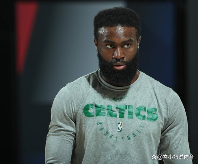 国际足联报告：全球男子职业足球国际转会交易超10900笔，创历史新高