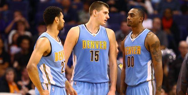 勇士102比103惜败快船，库里27分6犯离场揪出3大罪魁莱昂纳德闪耀全场