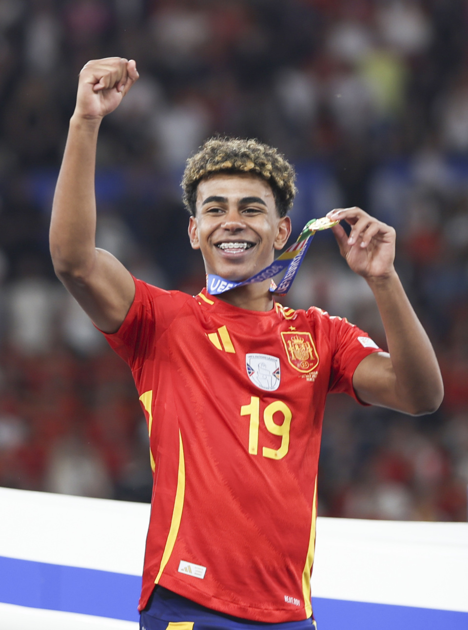 韩淼雨第十二届全国残疾人运动会举重赛场夺双金