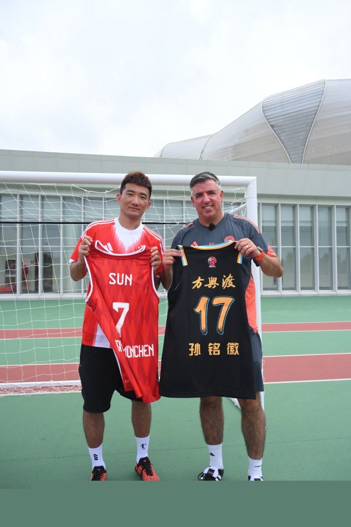 详解棒球规则中的界外球接捕准则